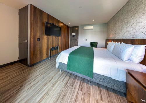 Deluxe Room image 3