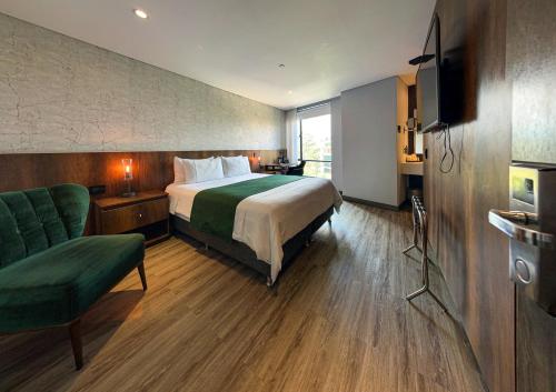 Deluxe Room image 5
