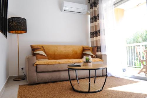 Appartement Cosy, Calme et Climatise proche centre in Laval