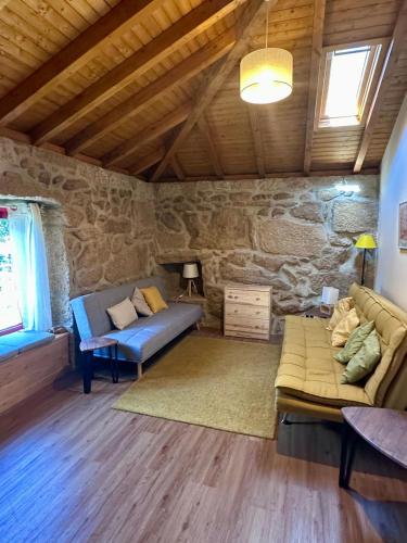 Nascente home place in nature next to a waterfall in Sao Lourenco Do Douro