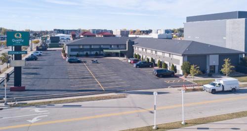 Quality Inn Stadium Area - image 7