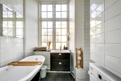 3BR Central- Royal Castle & Old Town at Your Door!, Stockholm (Foto 2)