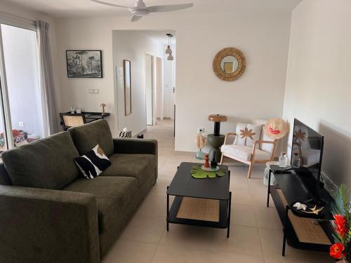 Lakaz'Fonliese charmant T3 pour 4-6 personnes Lakaz'Fonliese charmant T3 pour 4-6 personnes