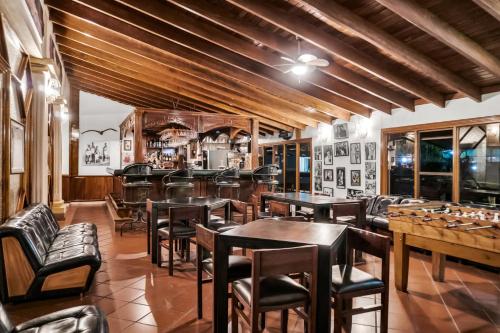 Restaurant, Hotel Martino Spa and Resort in Alajuela