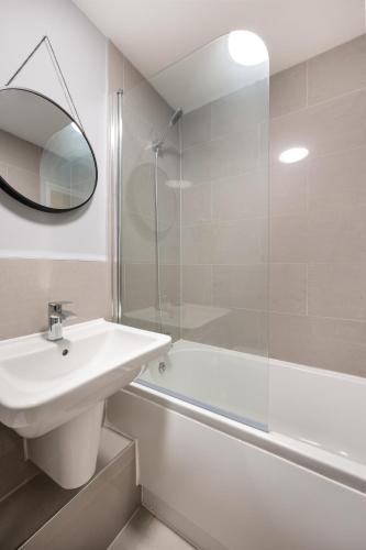 2 Bedroom Flat in Reading RG1- Free Parking, Reading (fotografie 10)