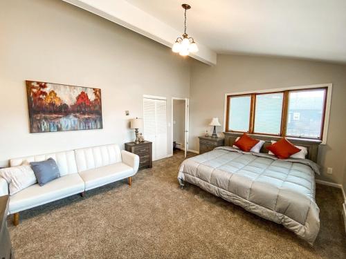 New Remodel in upscale neighborhood