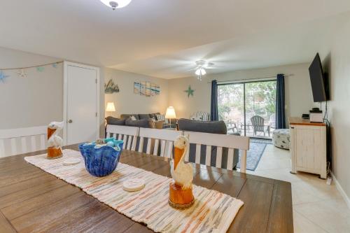 Beach Pebble Townhome about quarter Mile to Ocean! - image 13