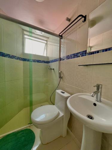 Apartamento completo, próximo de tudo!