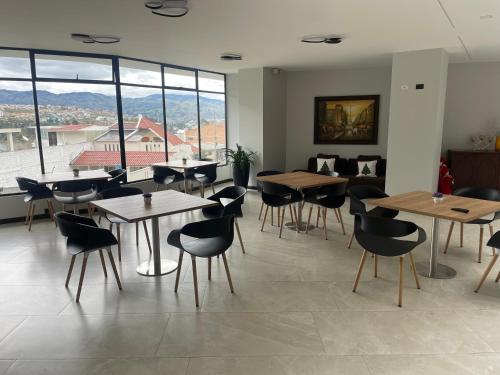 Restaurant, Universitario Hotel in Loja