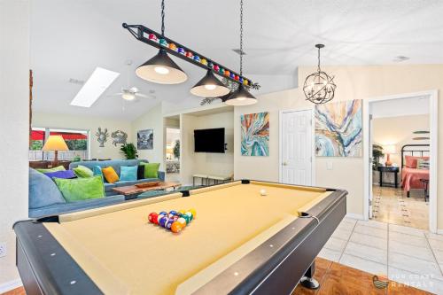 Large House, Ping-Pong, Pool Table, Dog Friendly, Steps to Beach & Private Yard!
