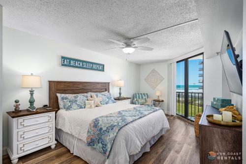 Balcony Ocean View STEPS to the Beach with Pool, Parking and Wi-Fi! in New Smyrna Beach, USA