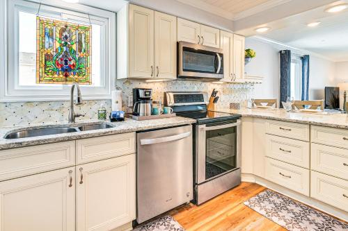 On-The-Beach Escape Oceanfront in Surfside! - image 14