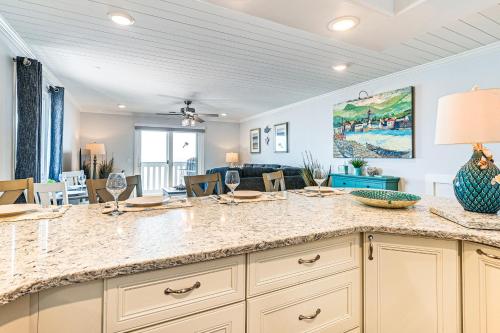 On-The-Beach Escape Oceanfront in Surfside! - image 9