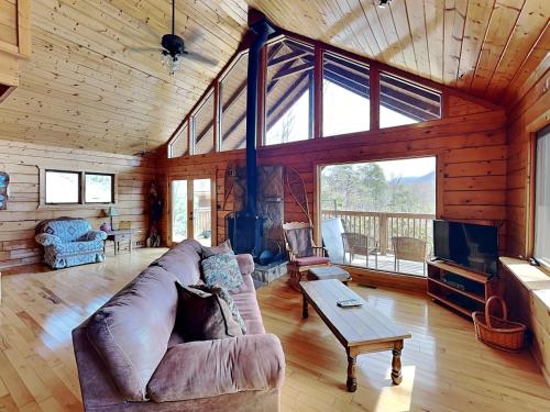 Seneca 1 Bedroom Sleeps 2 Private View Hot Tub Pool Table Grill - main image