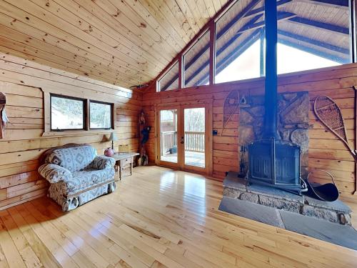 Seneca 1 Bedroom Sleeps 2 Private View Hot Tub Pool Table Grill - image 6