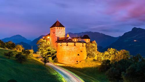 22 m² Huoneisto alueella Triesen, 1 makuuhuone(tta), 1 yksityistä kylpyhuone(tta) (Die individuell möblierten Appartements) in Triesen