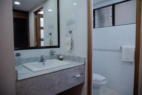 Twin Room with Terrace image 2