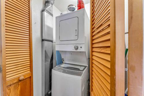 Cozy Carnelian Bay Escape with Deck and Foosball Cozy Carnelian Bay Escape with Deck and Foosball