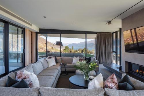 Falconridge Jacks Point by Sotheby's Luxury Rental Homes - image 6