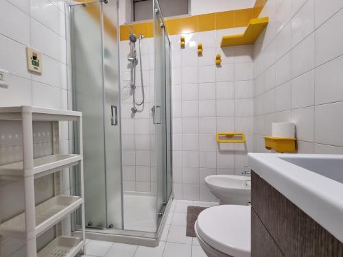 Zuhanyzó, Casa Vacanze San Pietro in San Pietro in Lama