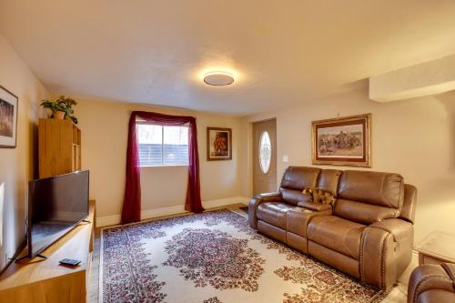 Secluded Elizabeth Apt on 3 Acres Pets Welcome! in Elizabeth, USA