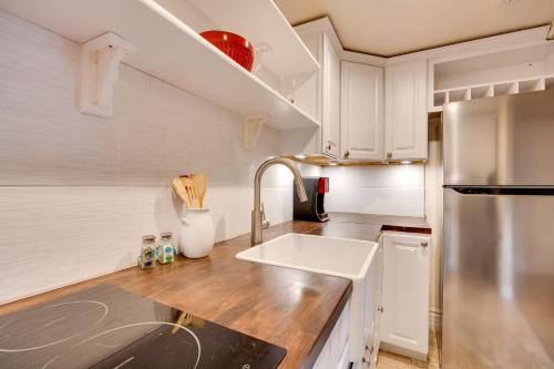 Secluded Elizabeth Apt on 3 Acres Pets Welcome! in 城堡石