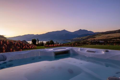 Falconridge Jacks Point by Sotheby's Luxury Rental Homes - image 7