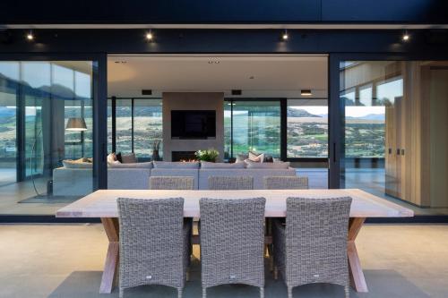 Falconridge Jacks Point by Sotheby's Luxury Rental Homes - image 14