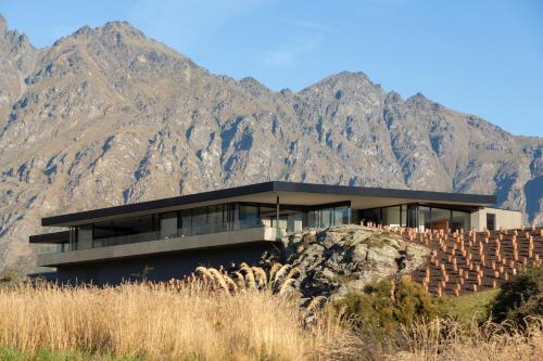 Falconridge Jacks Point by Sotheby's Luxury Rental Homes - main image