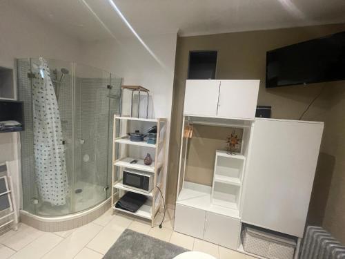 Studio à louer (Studio a louer) in เอช เซอ อัลเซท