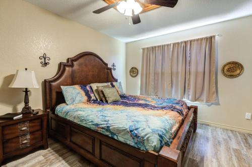 New! Updated, Open Concept - Black Beard's Cabin