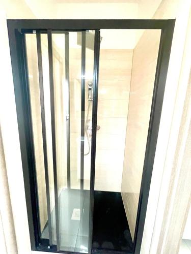 Modern and Cozy flat, 10 min by tram from centre