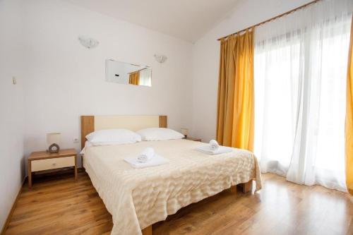 Three-Bedroom Holiday Home  image 10
