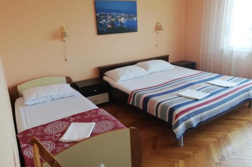 Three-Bedroom Apartment with Terrace and Sea View image 10