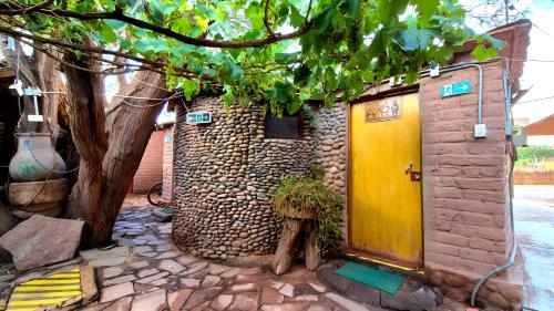 Acogedora habitación con baño privado y entrada independiente