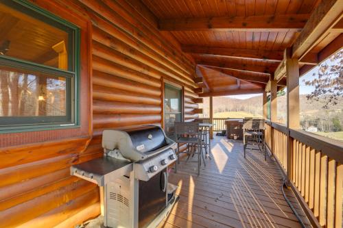 Whits End Smoky Mtn Home with Hot Tub and 300 Views - image 8