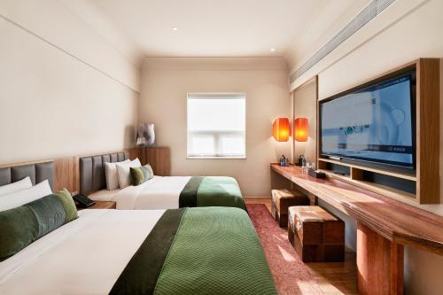Deluxe Twin Room image 3