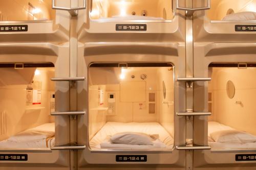Capsule Hotel Asahi Plaza Shinsaibashi, Men's only