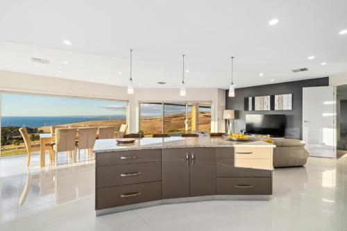 Myponga Beach Luxe - Stunning Seaside Sunsets in Myponga Beach
