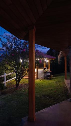 Casa rústica con vista increíble y aire fresco (Casa rustica con vista increible y aire fresco) in ตุมบาโก