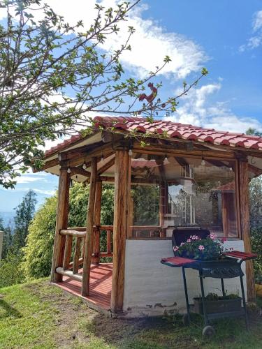 Casa rústica con vista increíble y aire fresco (Casa rustica con vista increible y aire fresco) in ตุมบาโก