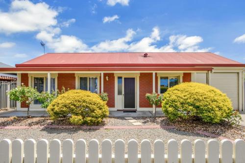 Kingsford Cottage - Esplanade Escape & Family BBQs