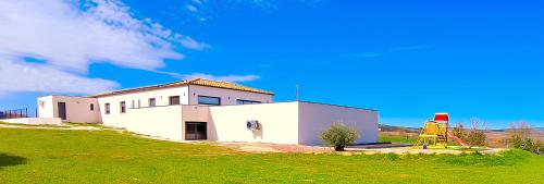 Skats, Villa d'artistes in Gaja-et-Villedieu