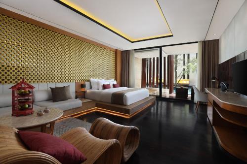 Seminyak King Suite with Balcony image 4