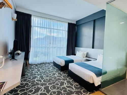 DeView Hotel Penang Room Type - Deluxe Twin With Balcony