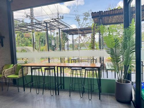Chom Nakhon Resort