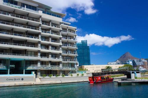 Canal Quays 606 apartment on V&A Waterfront Canals