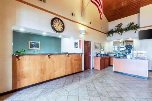Econo Lodge Inn & Suites in Middletown, USA