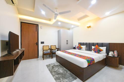 room detail thumbnail 1