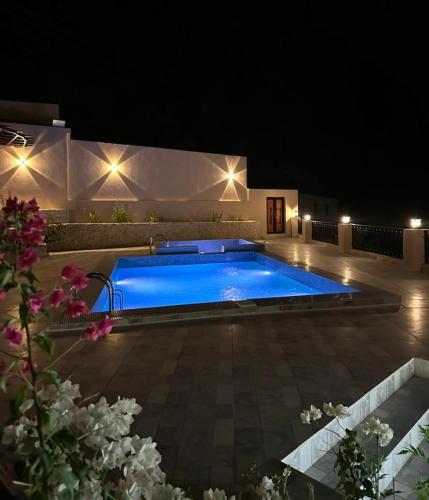 دار استراحة وادي بني خالد (Wadi Bani Khalid Rest House) in طيوي